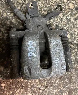 Opel Insignia A Rear brake caliper