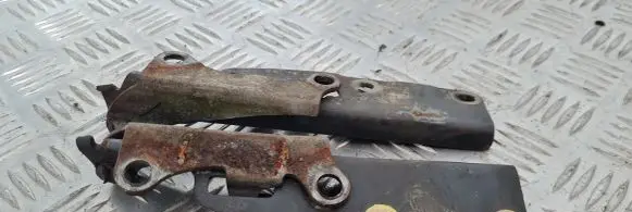 Nissan Terrano Engine bonnet/hood hinges