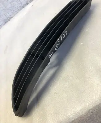 Audi A4 S4 B5 8D Front bumper lower grill 8D0807345