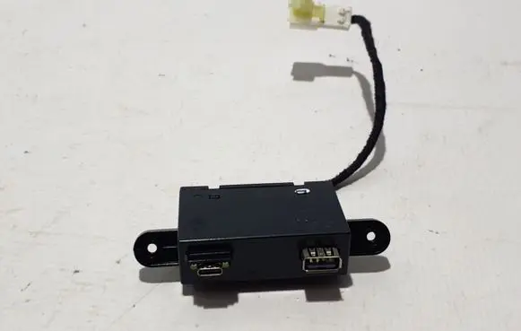 MG ZS USB socket connector 10966397
