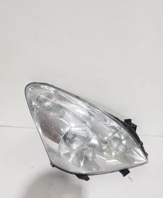 Toyota Corolla Verso E121 Headlight/headlamp 3124R