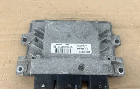 Renault Clio IV Engine control unit/module 8200522357 S120200105A 8200510536