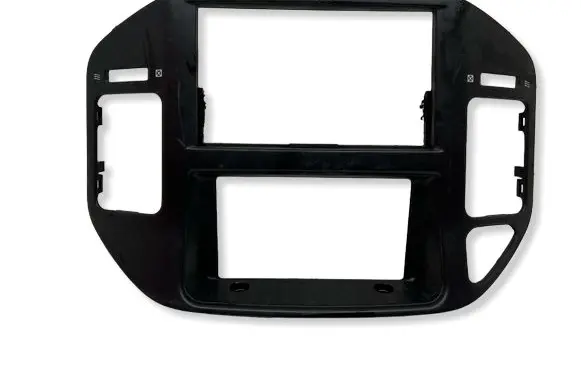 Mitsubishi Pajero Radio/GPS head unit trim MR456373