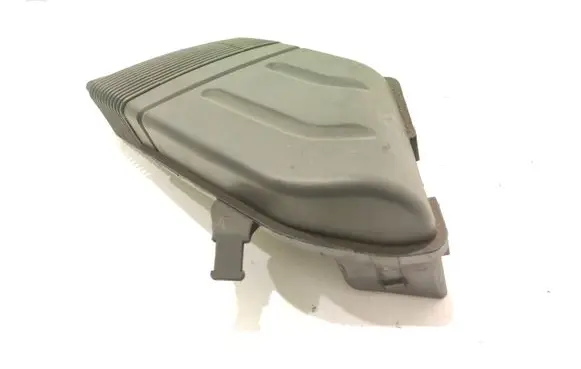 Audi A4 S4 B7 8E 8H Air intake duct part 8E0129617D 8E0129617