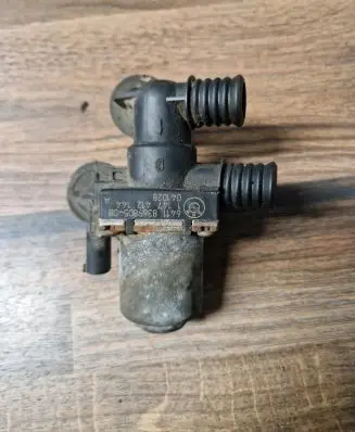BMW 3 E46 Coolant heater control valve 8369805 1147412144A
