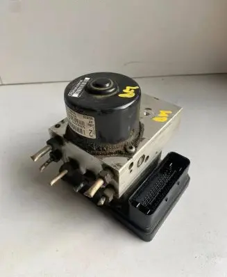 Volvo V70 ABS Pump 8671224 10092504033 5WK84002