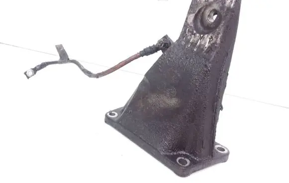 BMW 5 E60 E61 Engine mounting bracket 6761150 22116761150