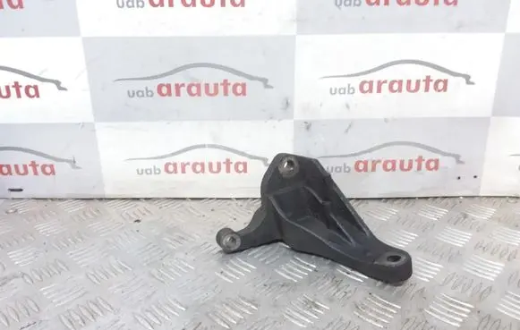 Ford Focus C-MAX Engine mounting bracket 3M516P033AE
