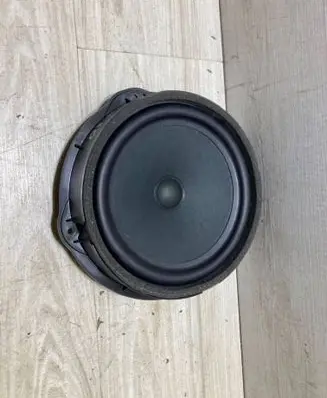 Audi Q3 F3 Front door speaker 83A035415