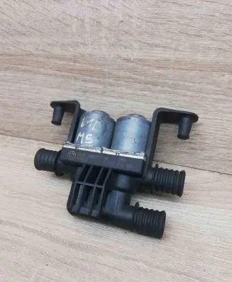 BMW X5 E53 Coolant heater control valve 6906652