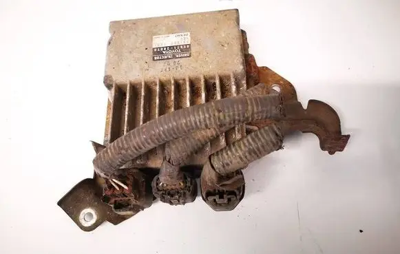 Toyota Corolla Verso AR10 Fuel injection control unit/module 8987120070