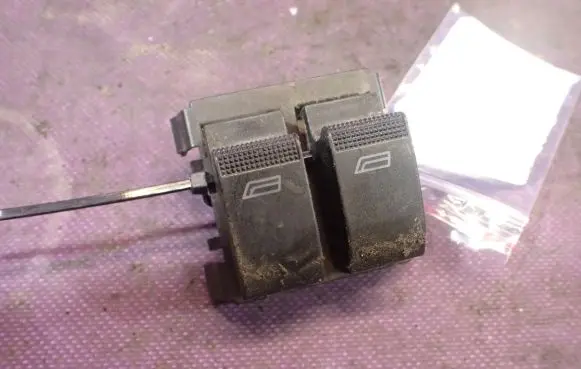 Audi A3 S3 8L Quarter vent window switch 8L0959851