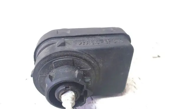 Land Rover Freelander Headlight level adjustment motor