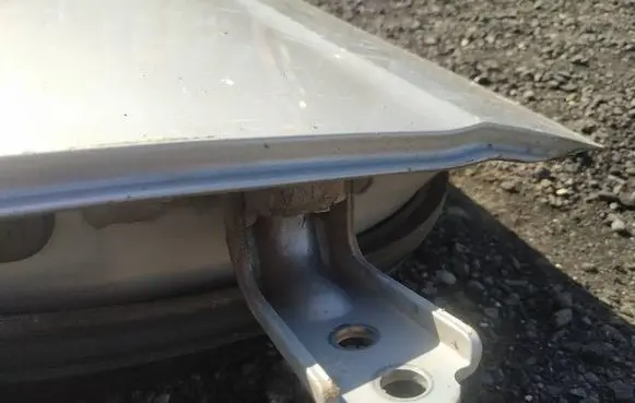 Subaru Impreza III Rear door lower hinge