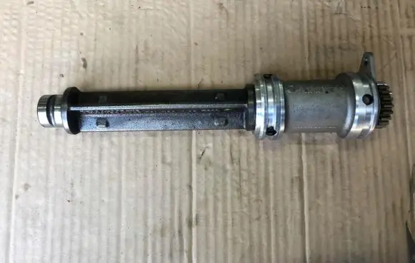 Volkswagen Scirocco Oil pump balance shaft 