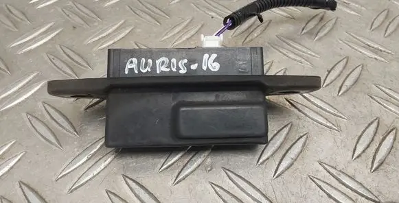 Toyota Auris E180 Tailgate opening switch 