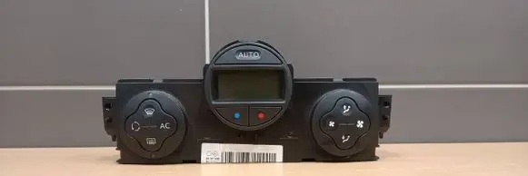 Renault Megane II Climate control unit 8200407123 031060V