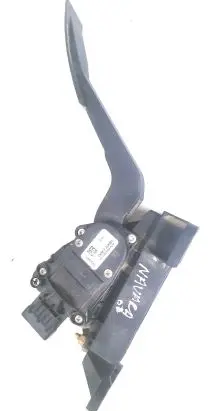 Nissan Navara Accelerator throttle pedal 18002EA000