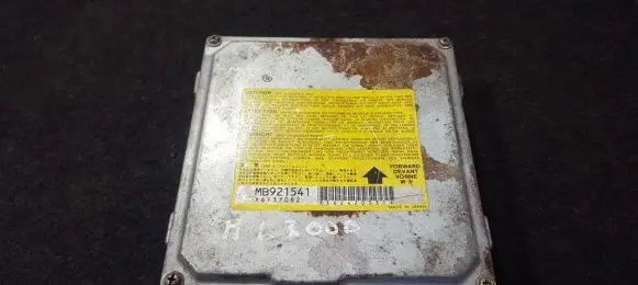 Mitsubishi Sigma Airbag control unit/module MB921541 X6T37082