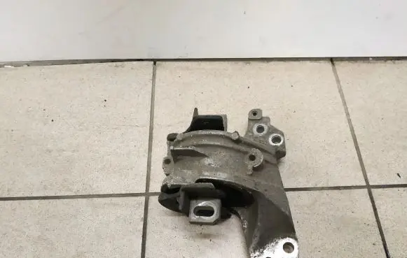 Citroen C5 Engine mount bracket 307367