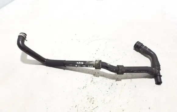 Volkswagen PASSAT B8 Engine coolant pipe/hose 5Q0820507L