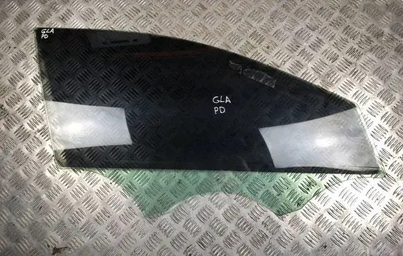 Mercedes-Benz GLA W156 Front door window glass four-door