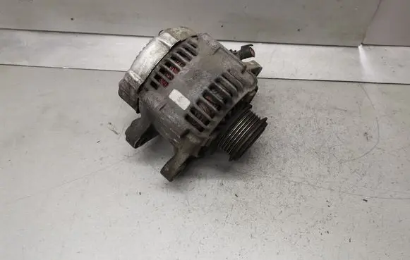 Toyota Yaris Generator/alternator 2706033040