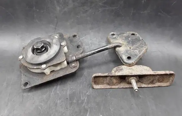 KIA Carnival Spare wheel mounting bracket NOCODE
