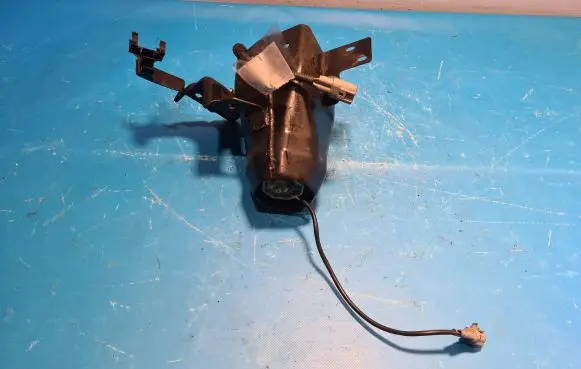 Subaru Impreza III Oil filter cover 