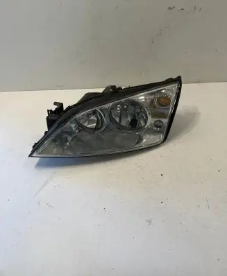 Ford Mondeo Mk III Headlight/headlamp 1S7113006AM 0301174201