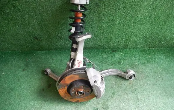Audi Q5 SQ5 Front wheel hub spindle knuckle