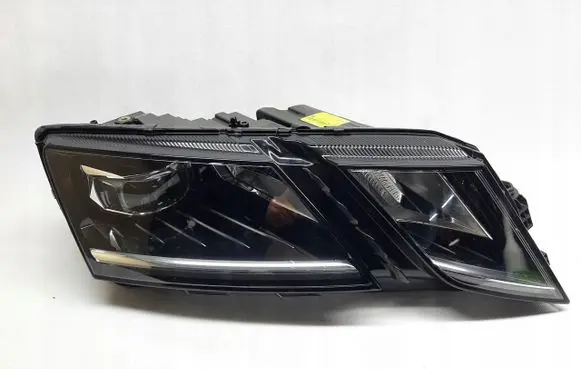 Skoda Octavia Mk3 (5E) Headlight/headlamp 5E1941016D