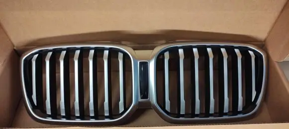 BMW X3 G01 Front bumper upper radiator grill 10627111