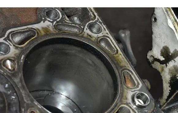 Nissan Primera Engine block YD22