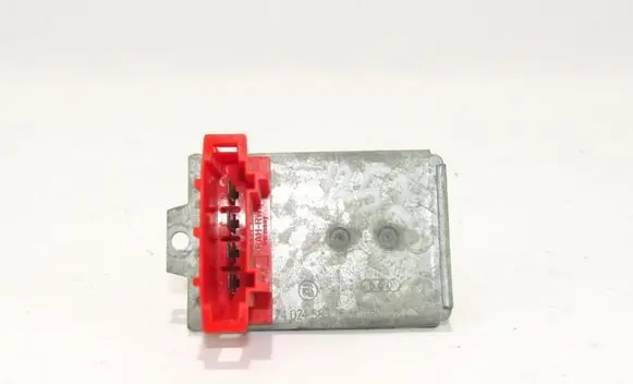 Volkswagen PASSAT B5 Heater blower fan relay 8D0959263