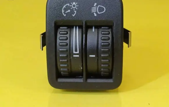 Volkswagen Golf Plus Headlight level height control switch 5M0941333A