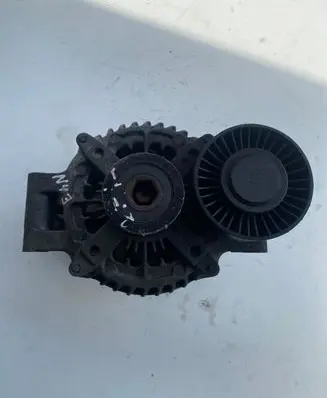 BMW 3 E92 E93 Generator/alternator 7550468