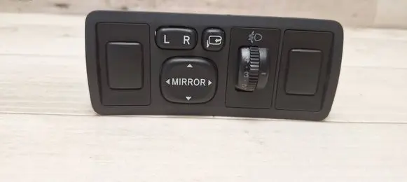 Toyota Avensis T250 Wing mirror switch 183575 8415205051
