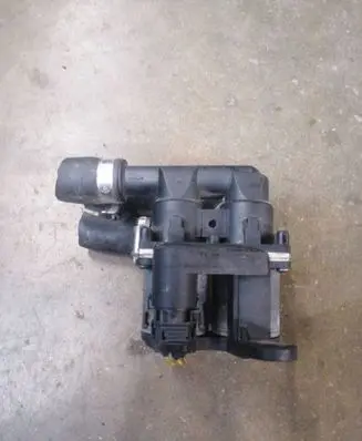 BMW 5 E39 Coolant heater control valve 1147412042