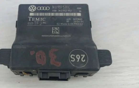 Volkswagen Golf V Gateway control module 1K0907530C