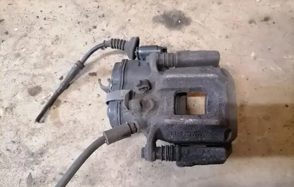 BMW X3 F25 Rear brake caliper 6791018 6794618