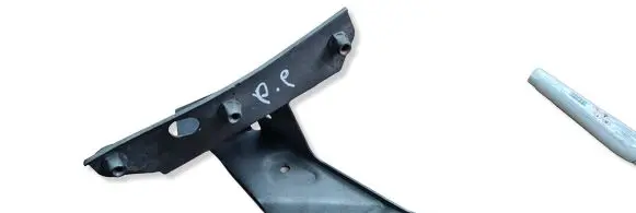 Audi A7 S7 4G Fender mounting bracket 4G8821136D
