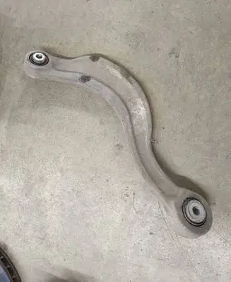 Audi SQ7 Rear control arm 4M0505371