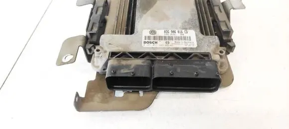 Volkswagen Touran I Engine control unit/module 03G906015CD 0281011945