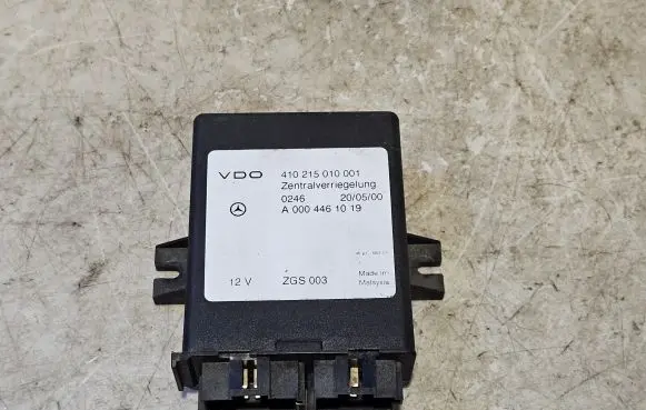 Mercedes-Benz Sprinter W901 W902 W903 W904 Door central lock control unit/module A0004461019