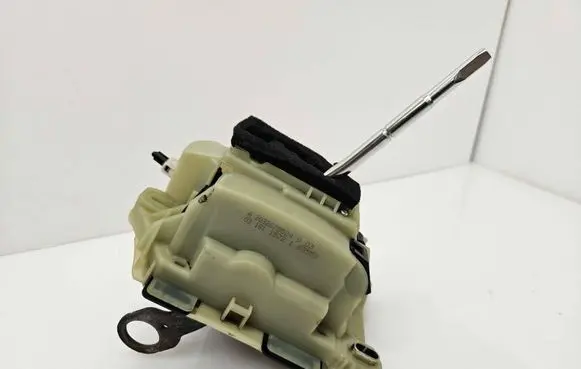 Mercedes-Benz C W203 Gear shifter/selector A2032675524 031611572