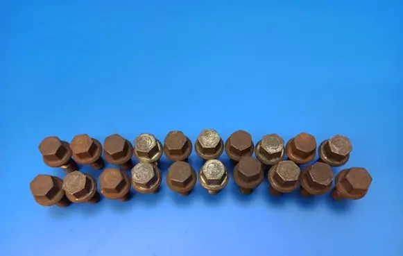 Mercedes-Benz Vito Viano W639 Nuts/bolts M14X15X50
