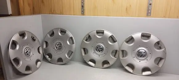 Volkswagen Touran I R16 wheel hub/cap/trim 1T0601147B