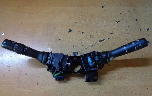 Toyota Aygo AB40 Indicator stalk 17J085