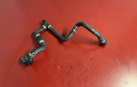 BMW iX Engine coolant pipe/hose 8475128 17128475128